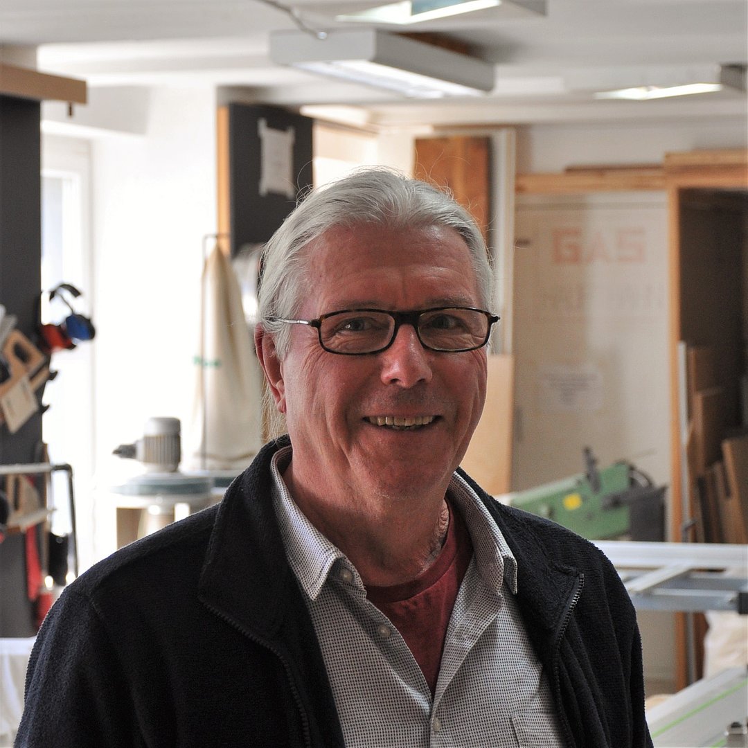 Rolf Wachs in der Werkstatt