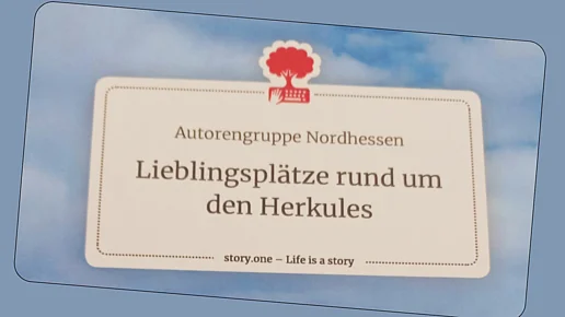 Das Bild zeigt einen Ausschnitt des Buchcovers. Man kann den Titel lesen: "Autorengruppe Nordhessen - Lieblingsplätze rund um den Herkules" Unter dem Titel steht: "story.one - Life is a story" Über dem Buchtitel ist eine kleine Grafik abgebildetet. Sie zeigt eine Hand, die eine Tastatur bedient, aus welcher ein Baum wächst. Das Bild ist sehr hell gehalten, der Hintergrund zeigt einen leicht bewölkten, sommerlichen Himmel.